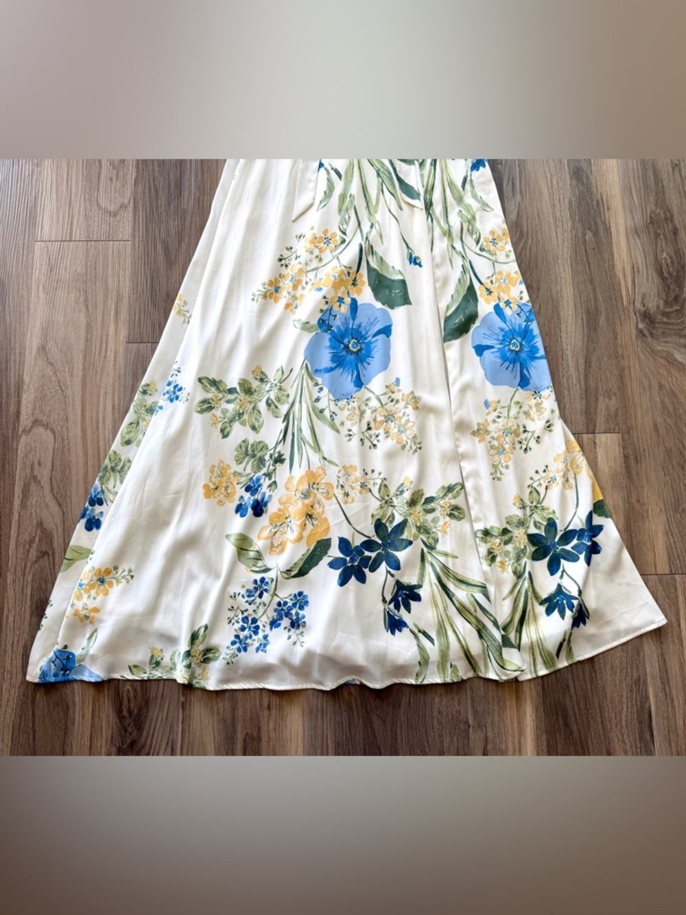 Lulus White Floral Gown Size S - Picture 4 of 8